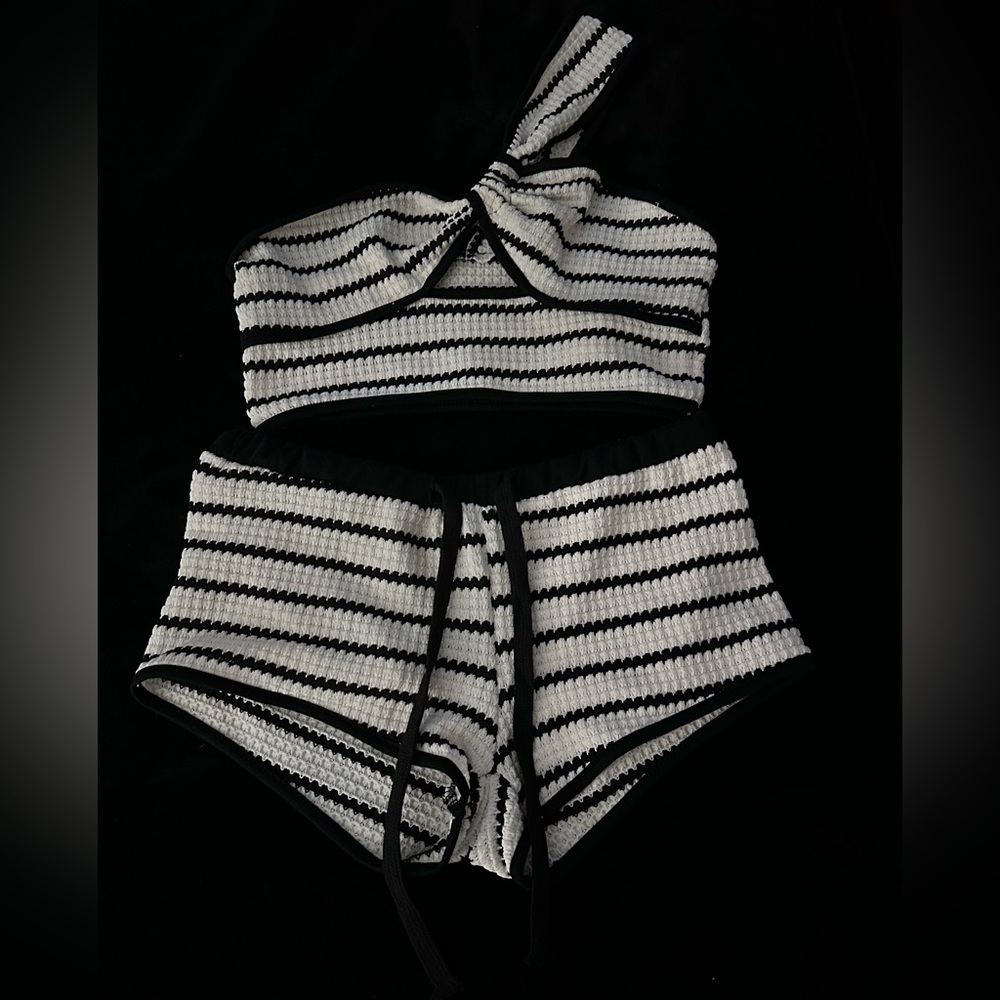 Chic Black and White Striped Bikini Set